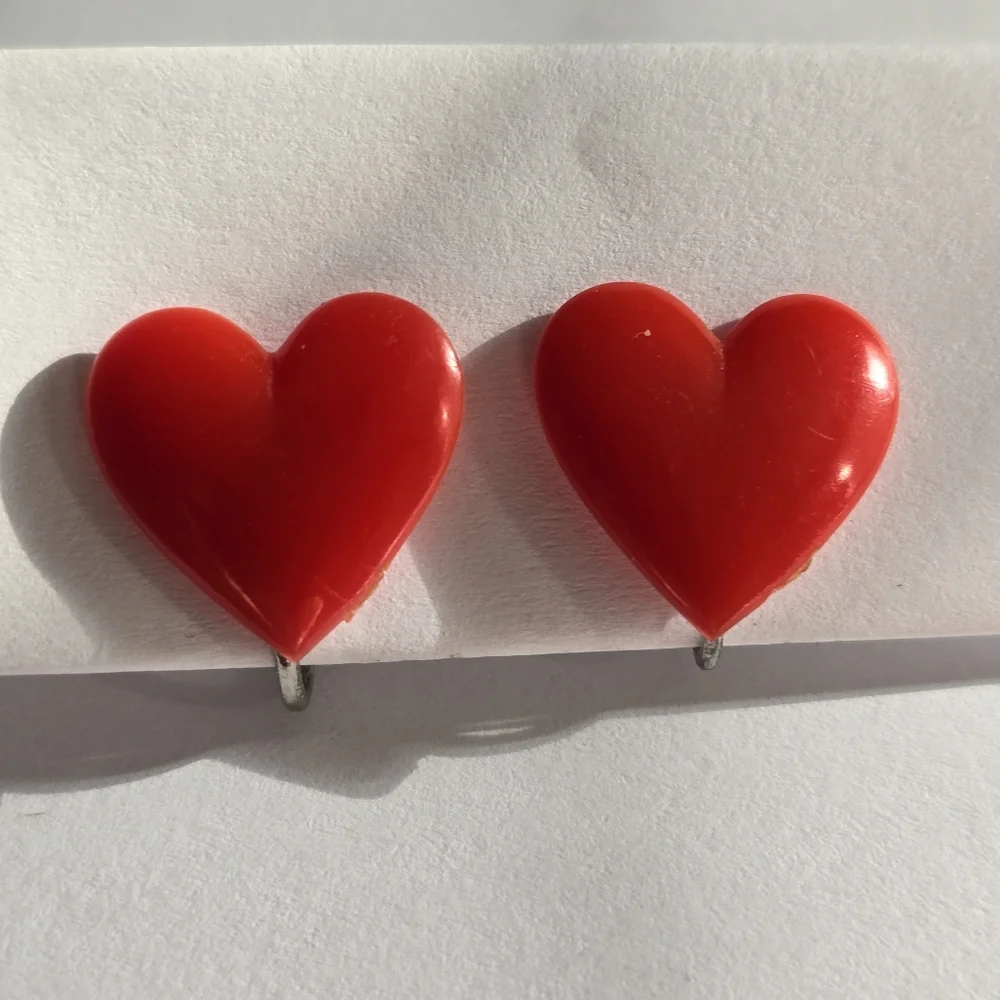 Vintage red heart earrings screwback silver tone valentine's day love retro